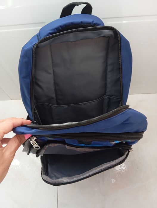 Mochila escolar nova