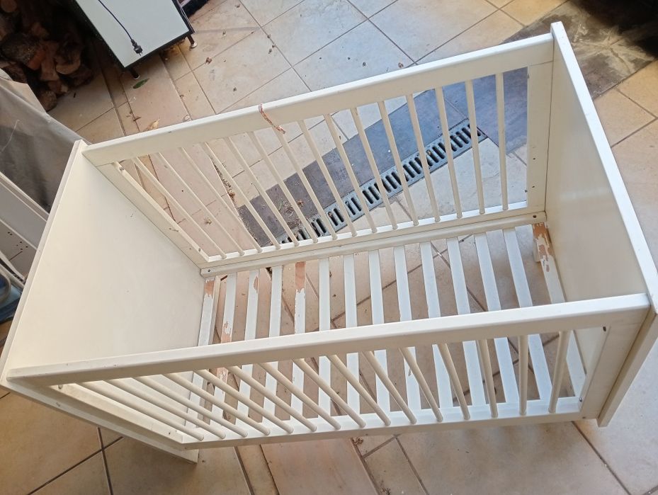 Berço/cama de bebé usada