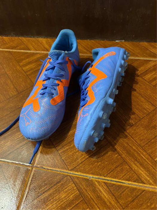 Chuteiras N41 (como novas)