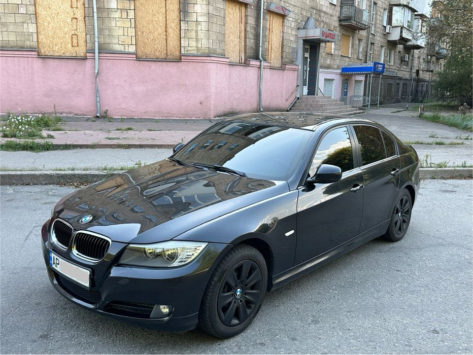 BMW 3  e 90 2010г в хорошем состояние 1,6 бензин БМВ