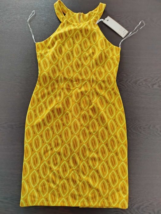 10 vestidos novos de marca 22.50€...