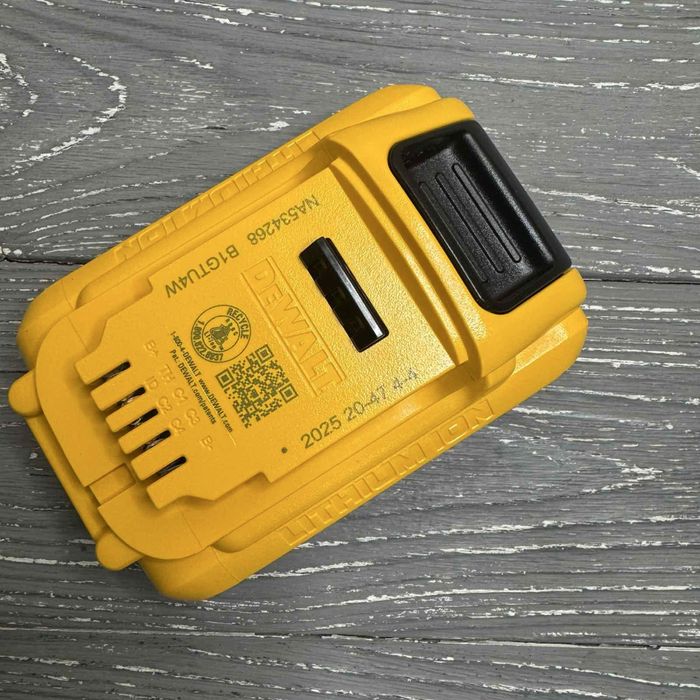 Акумуляторна батарея Dewalt dcb2104 Powerpack 4 ah