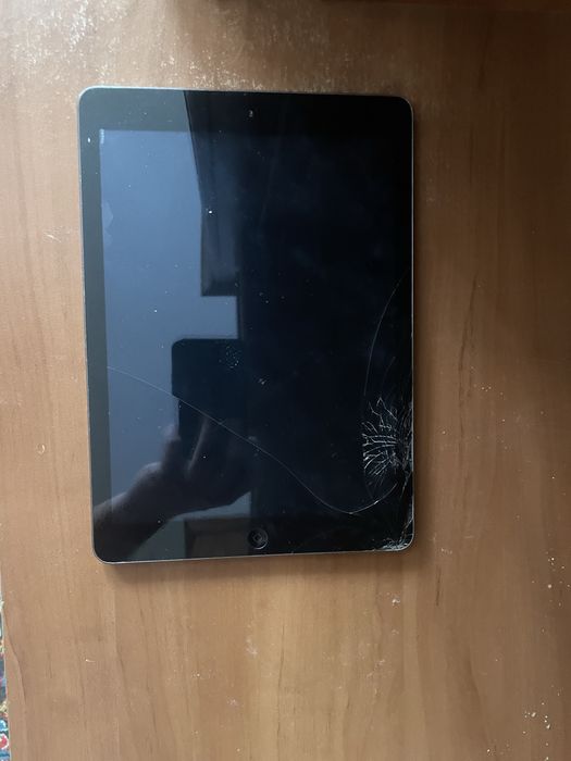 Планшет Apple  ipad на зппчастини