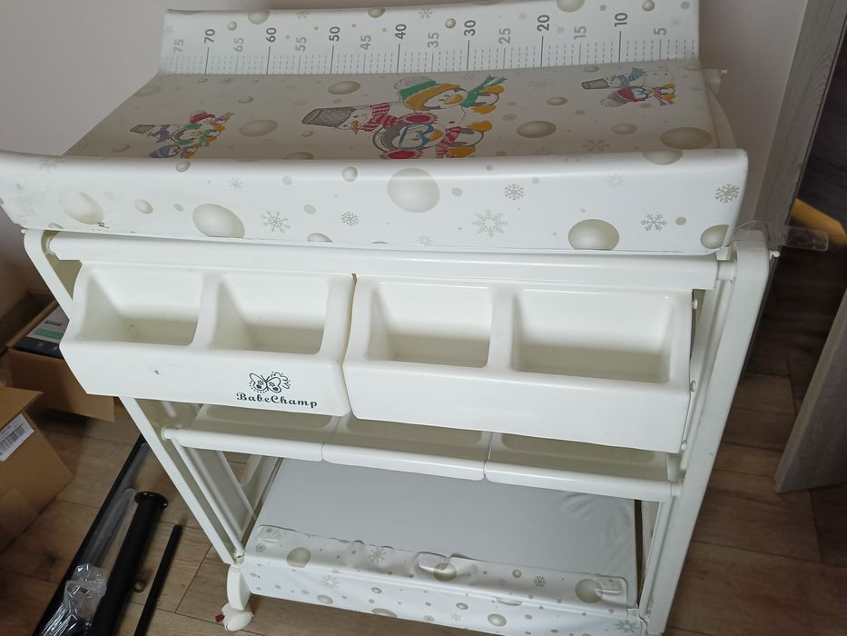 Wielofunkcyjny przewijak z wanienką