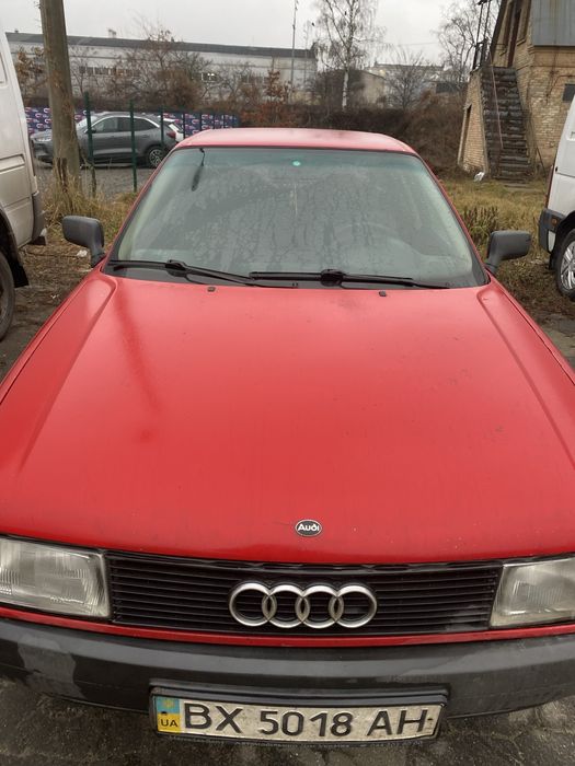 Audi 80 1,8 механика ( торг)