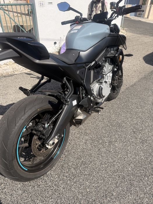 CF Moto 675 NK.
