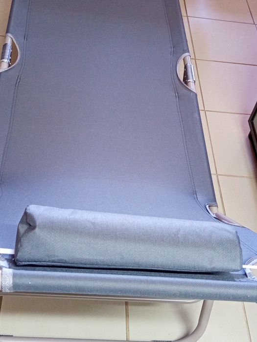 Espreguiçadeira nova .