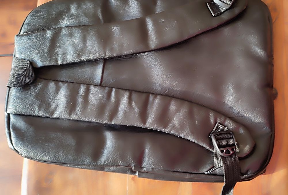 Uniseksowy, czarny plecak