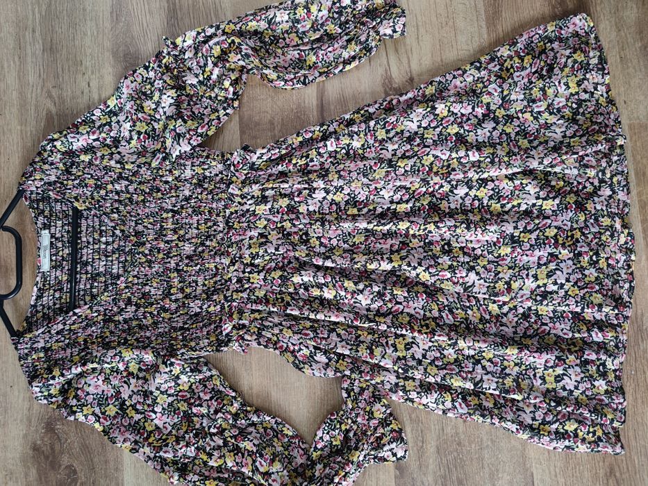 Zwiewna sukienka w kwiaty boho S