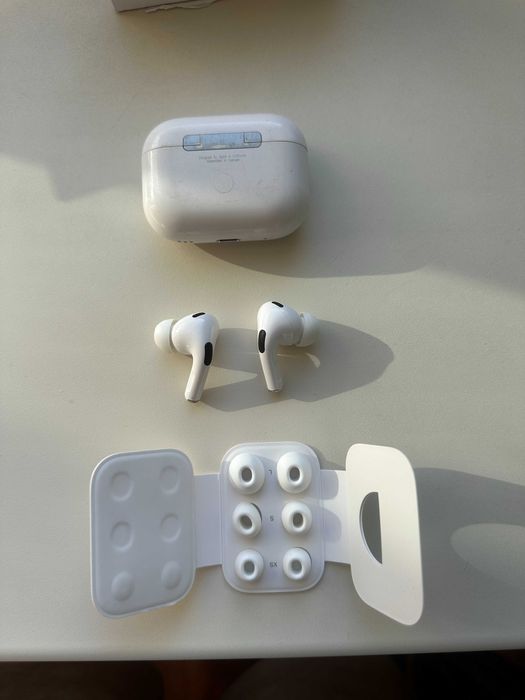 Навушники Apple AirPods Pro 2