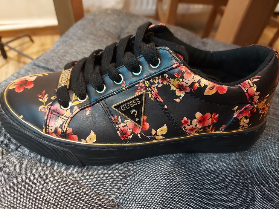 Guess piękne buty tenisówki czarne złote w kwiatki rozmiar 37