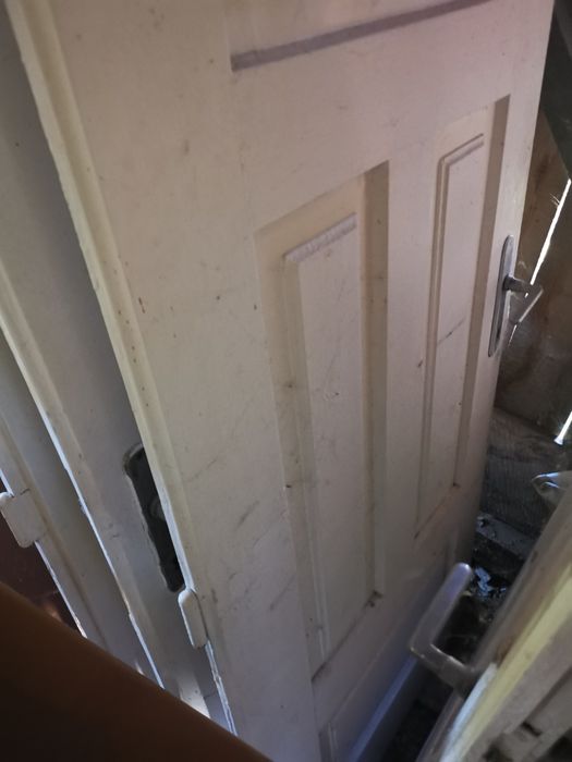 Drzwi drewniane, białe, starodawne, różne wymiary.