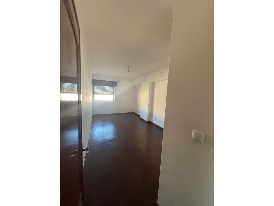 Apartamento espaçoso para arrendamento em São Marcos - Avenida do B...