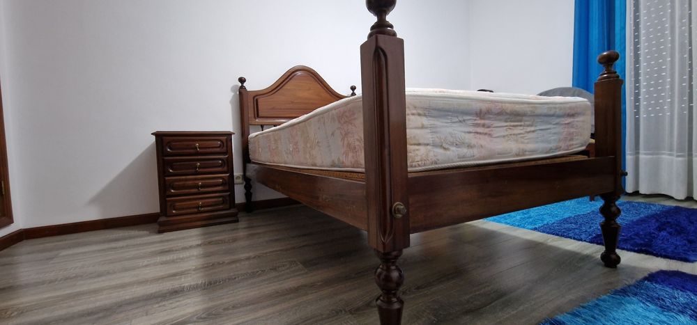 Vendo camas em bom estado