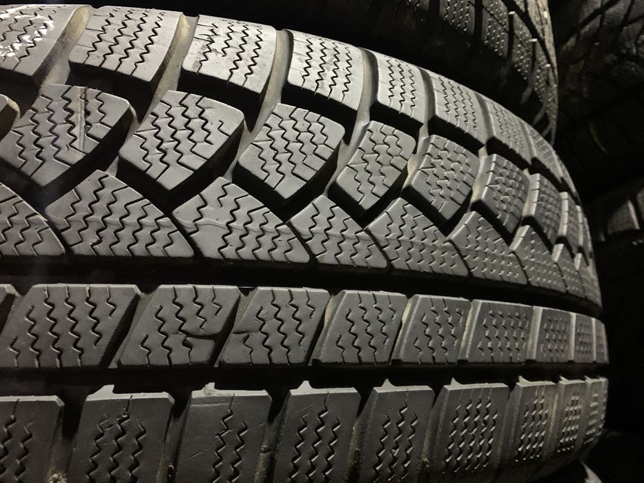 Шини б/у зима 235/65 R17 Continental Conti Winter 4x4 Комплект , пара