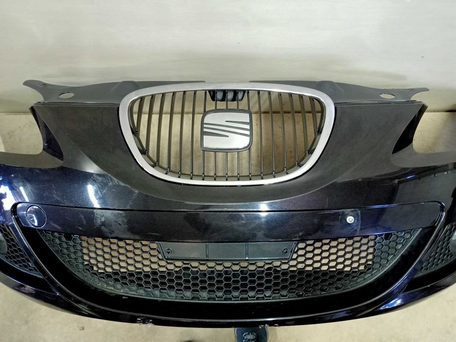 Seat Leon 2 II zderzak przód przedni kolor czarny kompletny oryginał