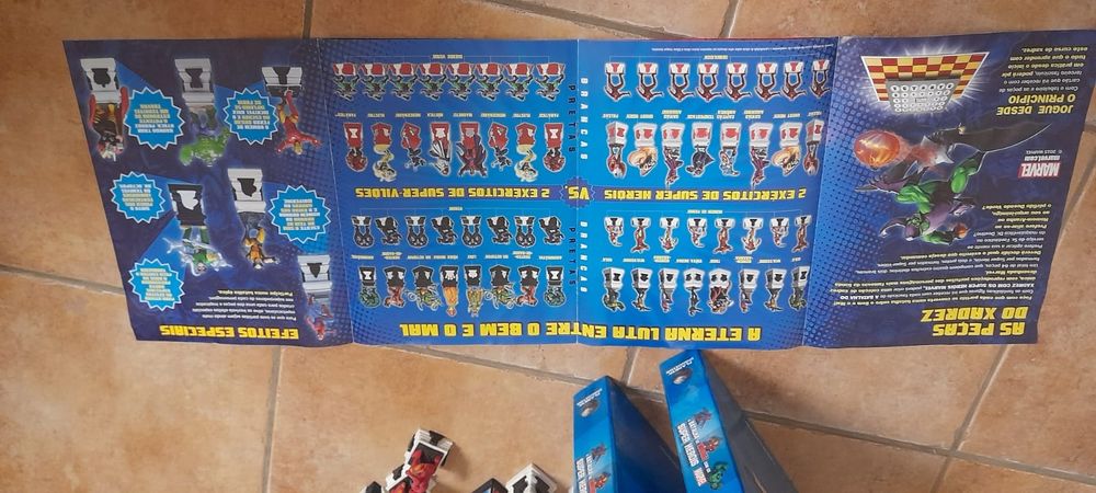 Jogo Batalha Xadrez - com Super Heróis Marvell