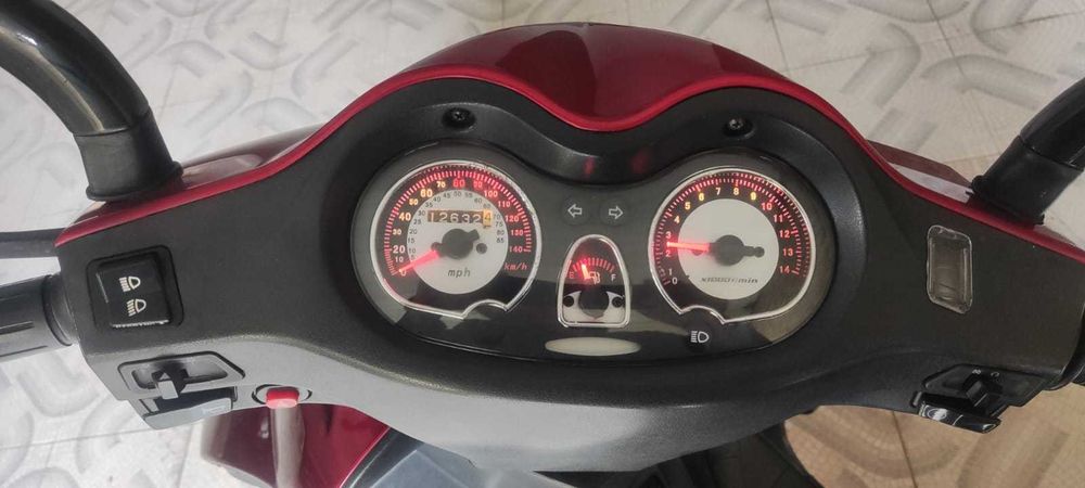 Moto 125Cc Peugeot Sum Up 2013 12900Km
