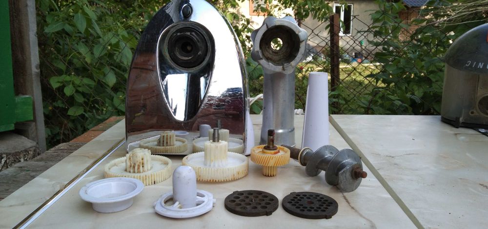 продам мясорубку shivaki smg-3101