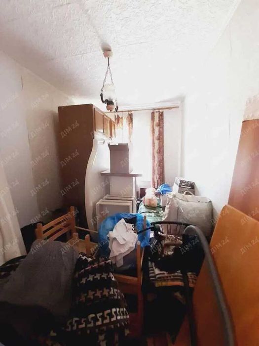 Доглянутий будинок з комунікаціями.