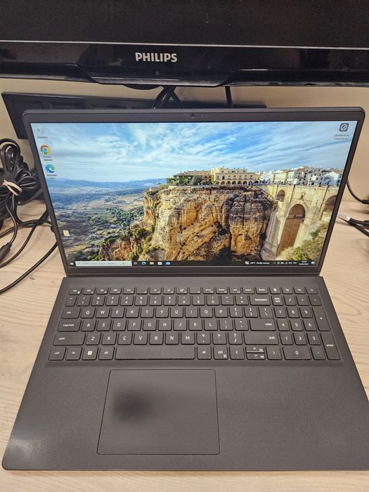 Dell Vostro 15 3510 i7-1165G7/16Gb DDR4/SSD 512Gb m.2 nvme/15.6" IPS