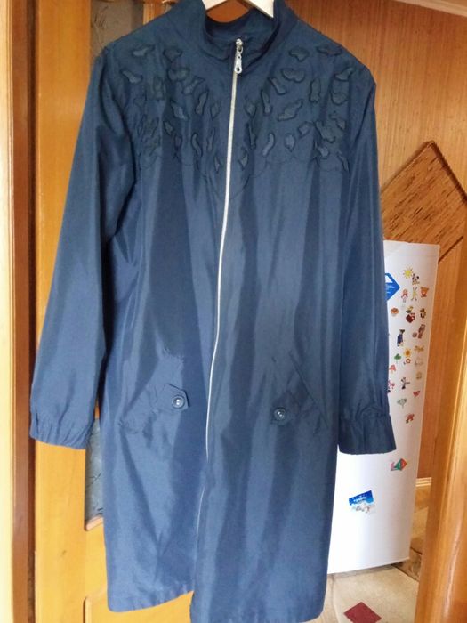 Жіноча плащовка.