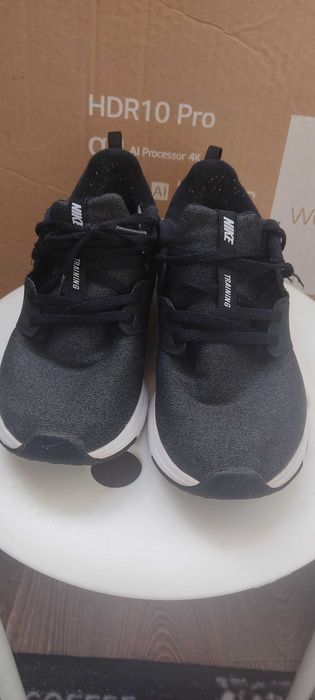 Кросівки у відмінному стані Nike