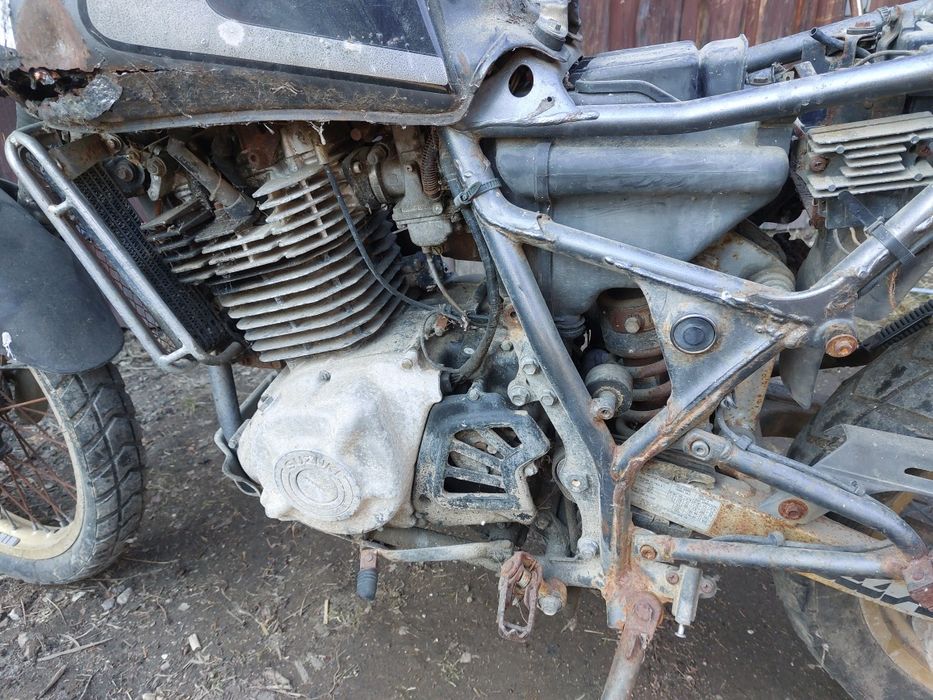 Suzuki dr 600 dr600 DR600  rama koło