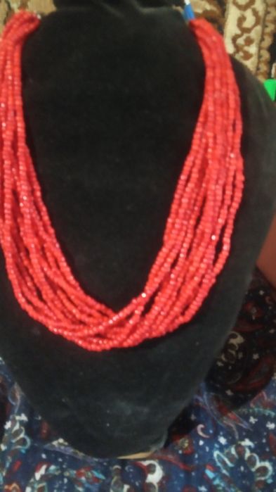 Буси, намисто до вишиванки, кораловi