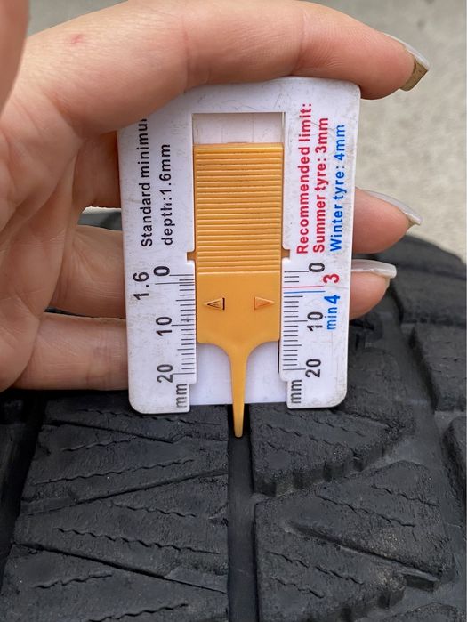 Комплект зимових шин Bridgestone Blizzak DM-V3 225/60 r18 100S автошини зима