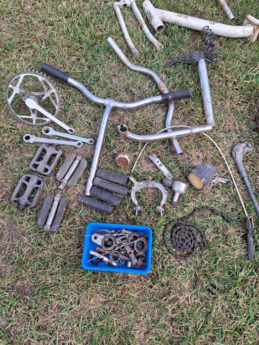 Trzy rowery 2 universal i 1 pelikan cena 350 zł.