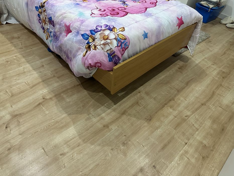 Cama de solteiro com colchao