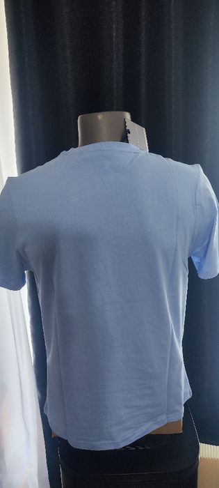 T-shirt Tommy tamanho M cor azul bebé
