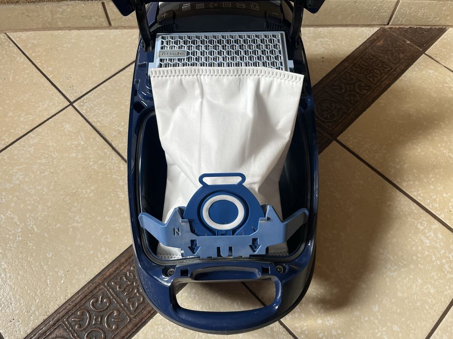 Odkurzacz workowy Miele Complete C3