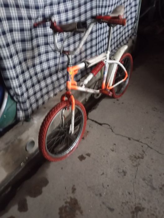 Vendo esta bicicleta muita bonita bom estado