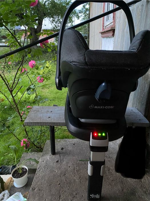 Автокрісло з базою Maxi Cosi