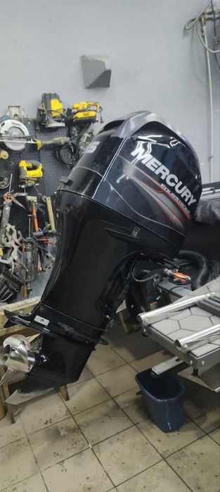 Лодка Crestliner