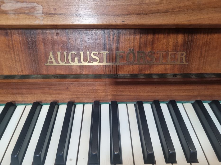 Pianino August Forster nastrojone transport