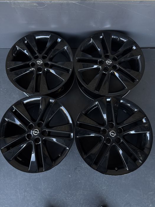 Felgi aluminiowe 18 cali 7,5J 5x105 et 42 Astra J K Mokka X
