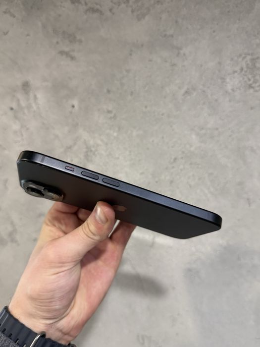 Б/у iPhone 15 256Gb Black