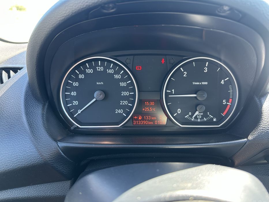 BMW 118 — fotografia 7
