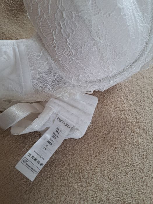 Biustonosz biały Esmara