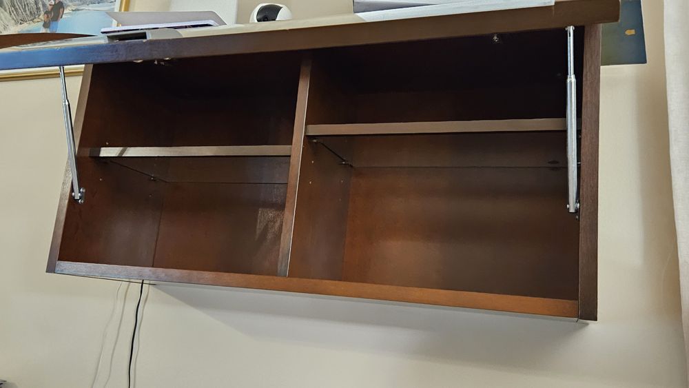 Szafka na szklo wiszaca