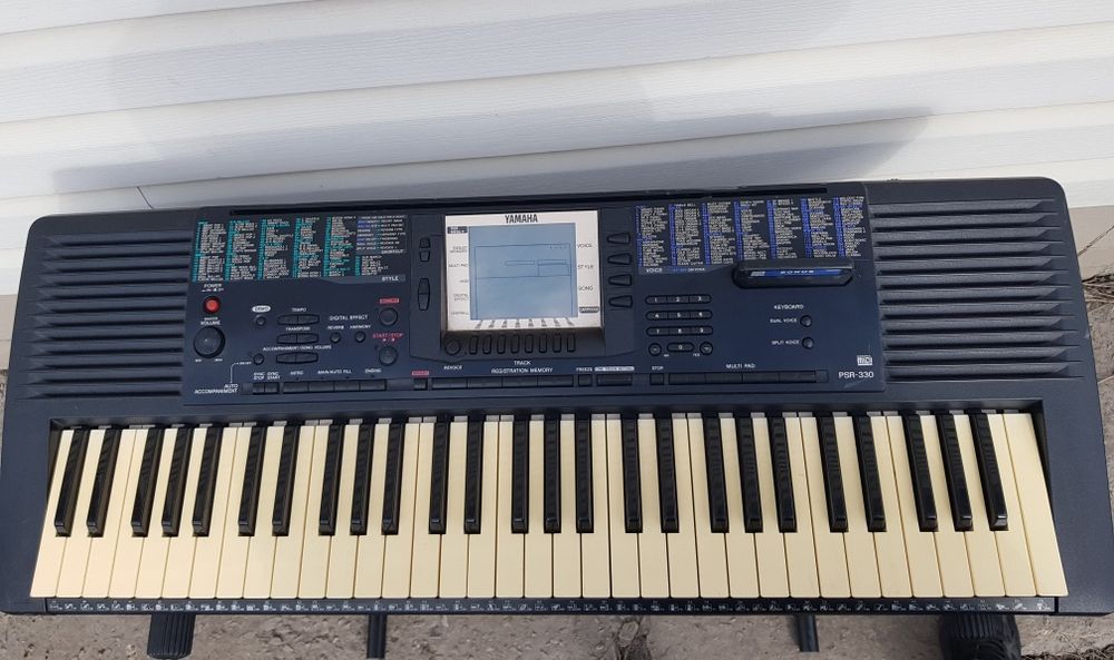 Синтезатор Yamaha PSR 330 б/у з Німеччини