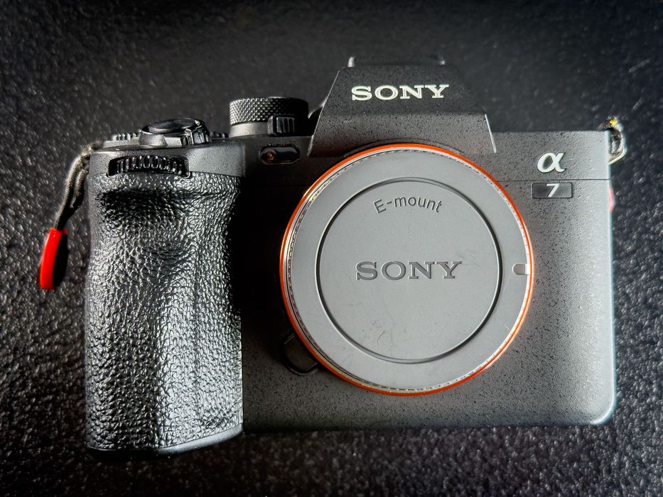 Sony A7 IV - Bardzo zadbany aparat - 2 Baterie i Ładowarka Gratis!