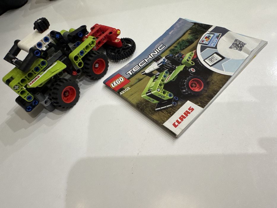 LEGO Technic 42102 Mini CLAAS XERION