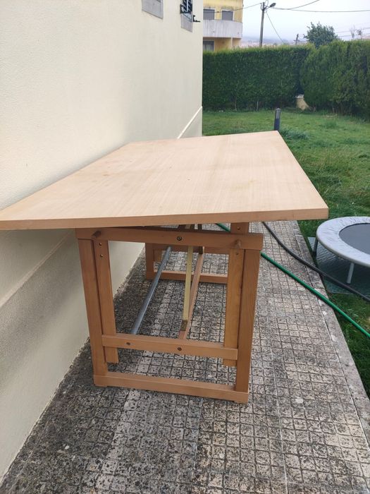 Vendo estirador de madeira Olaio com 2 cadeiras