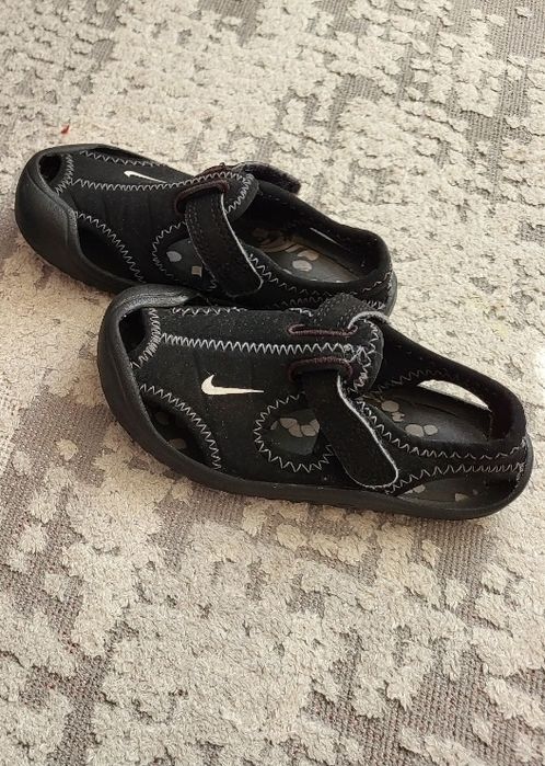 Sandały Nike r. 23 - czarne