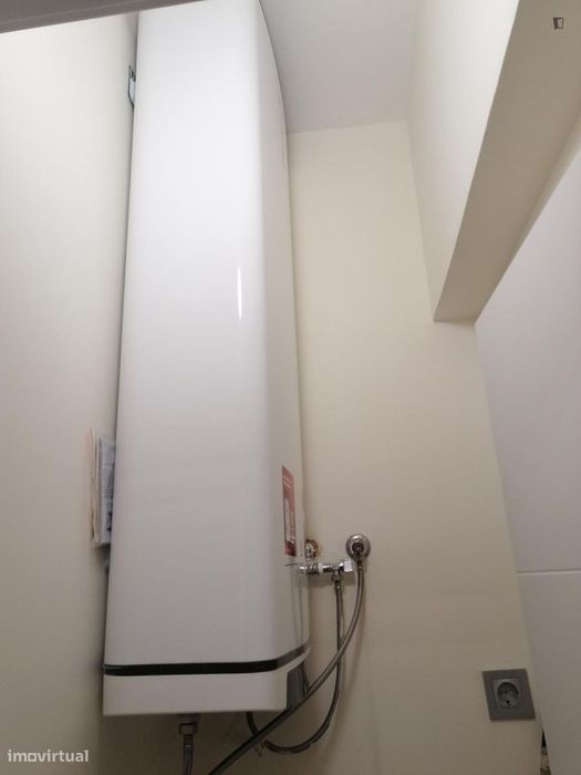 Quarto - localizado em Amadora Lisbon