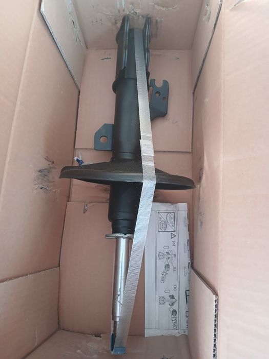 Передний стойки амортизаторов Toyota camry 30